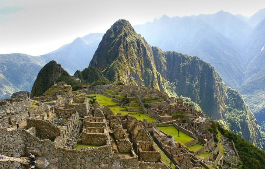 Tour to Machu Picchu with a Expedition tourist train Full Day